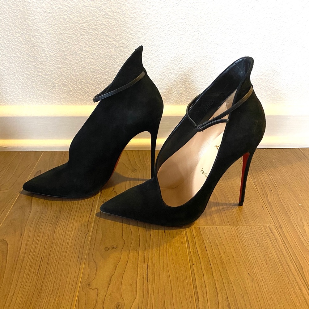 Christian Louboutin Vampy Dolly